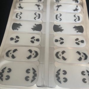 Haunted nail wrap