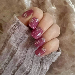 glitzy snowflakes nail wrap