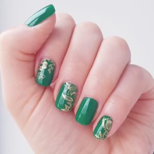 serene and green nail wrap
