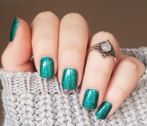 minerva green glitter nail wrap