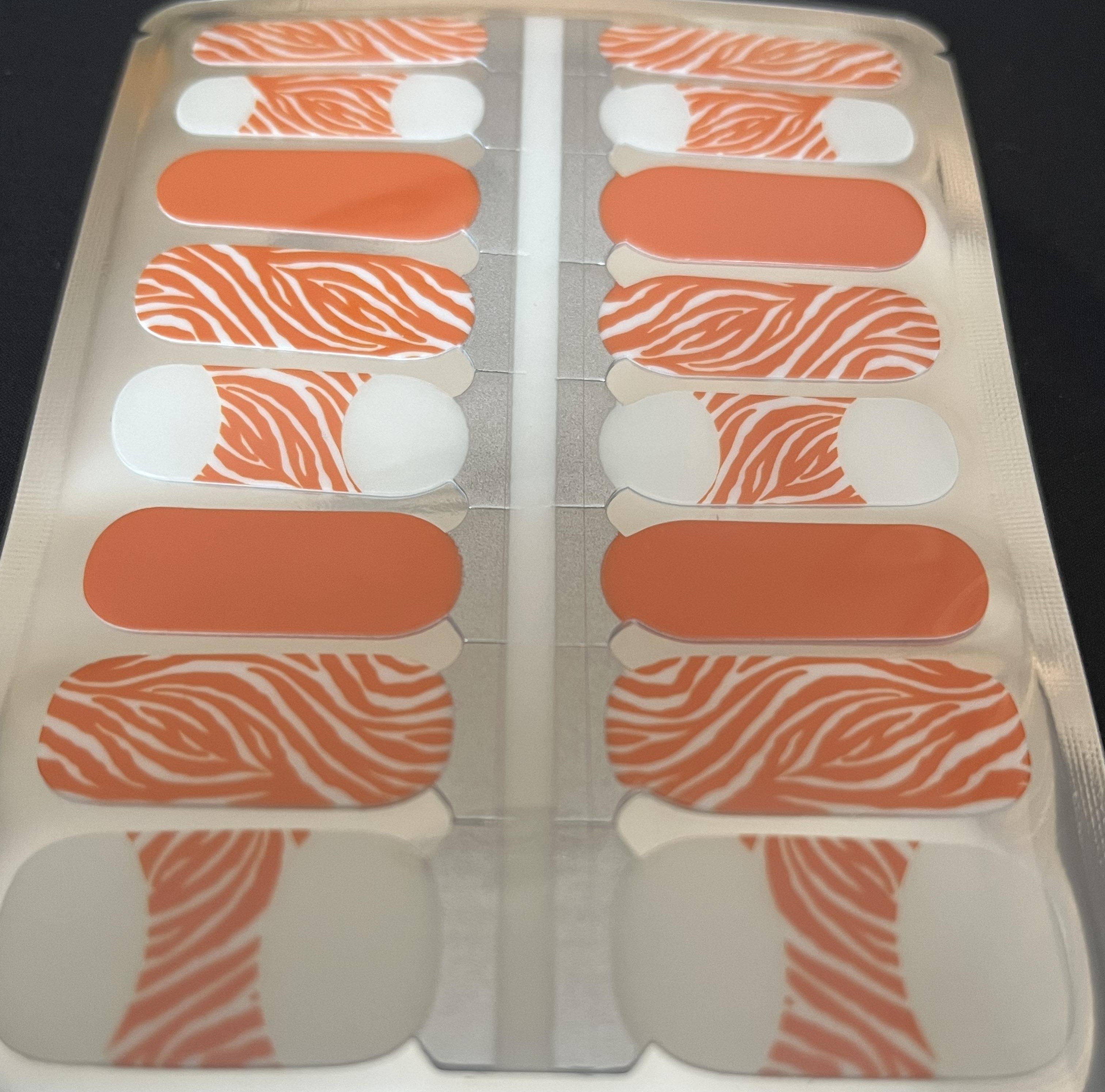 Easy, tiger nail wrap