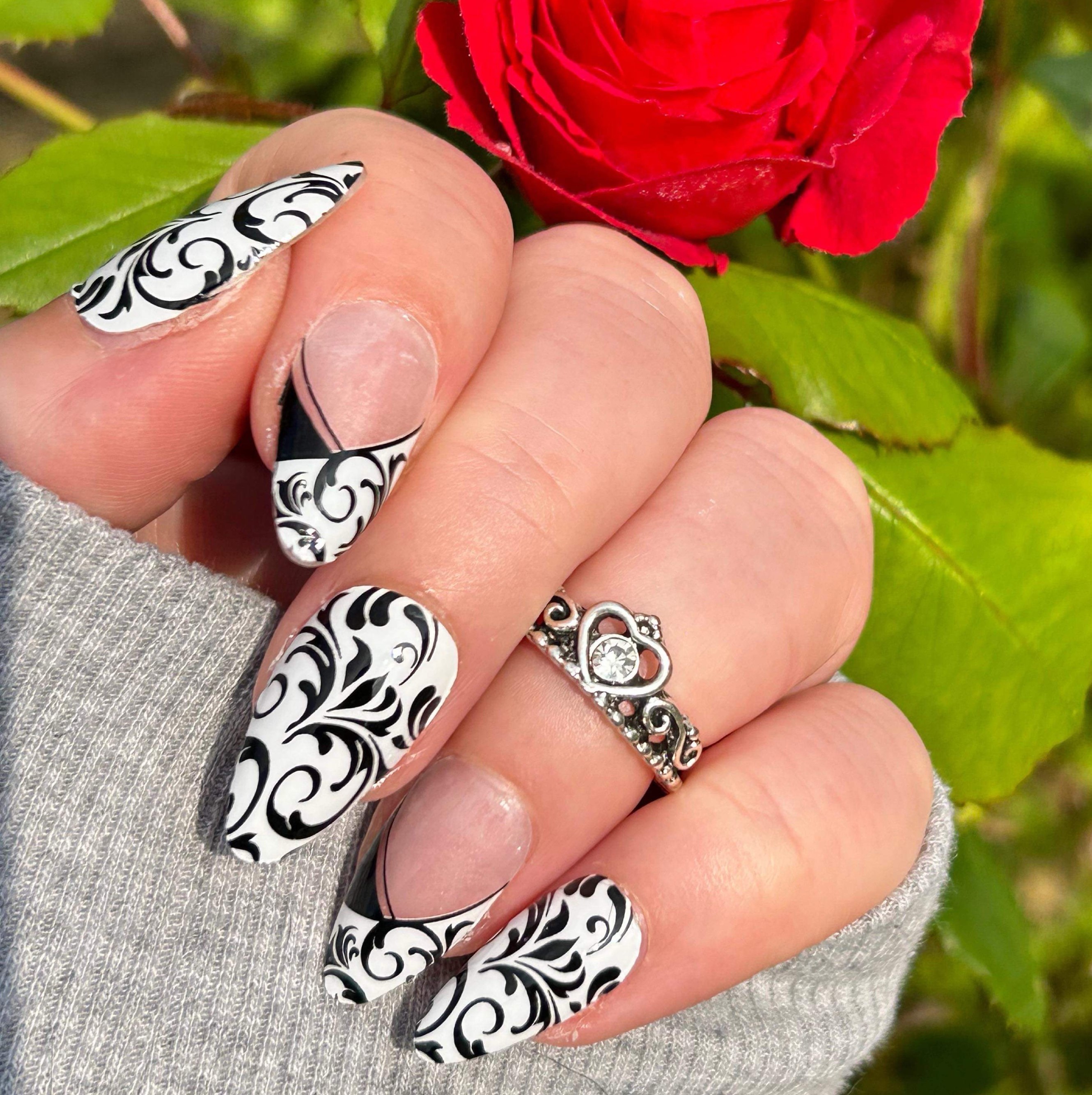 throne exclusive nail wrap