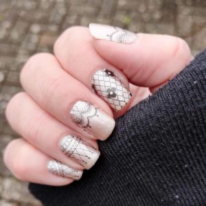 Enola nail wrap