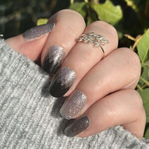 viola nail wrap